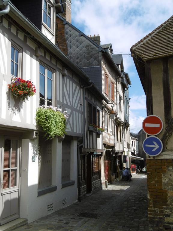 Le Clocher Sainte Catherine Apartamento Honfleur Habitación foto